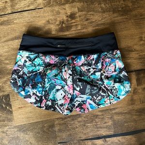 Lululemon Speed Up 2.5” Shorts (Size: 4)